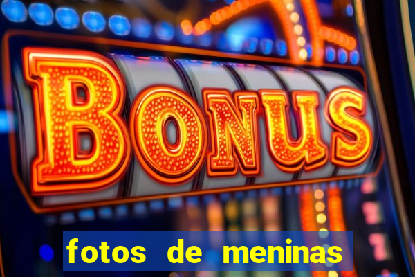 fotos de meninas de cabelo cacheado no espelho