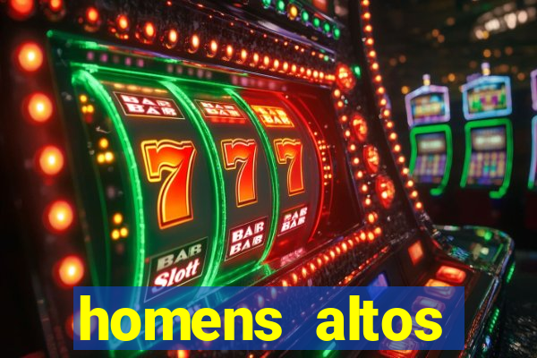 homens altos sarados pelados