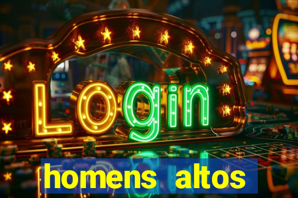 homens altos sarados pelados