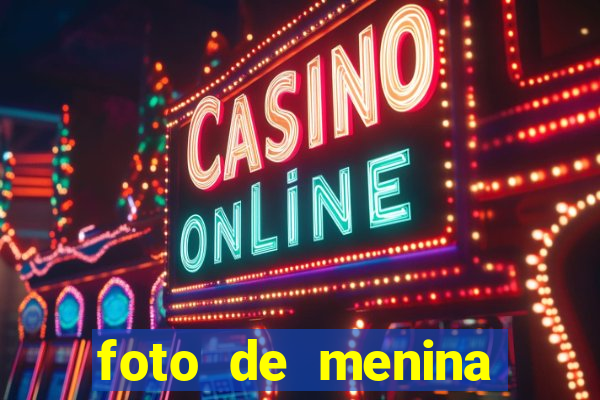 foto de menina bonita fake cacheada