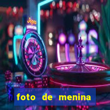 foto de menina bonita fake cacheada