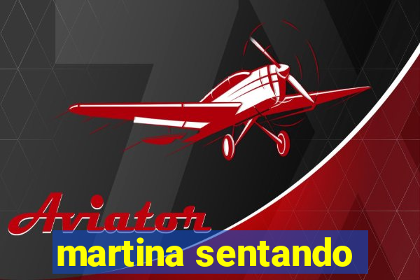 martina sentando
