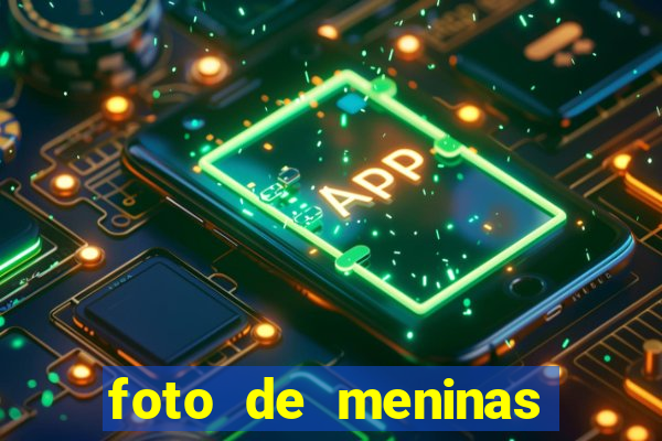 foto de meninas cacheadas fake