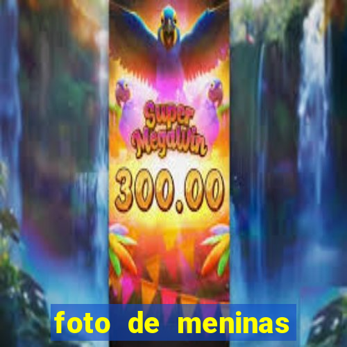 foto de meninas cacheadas fake